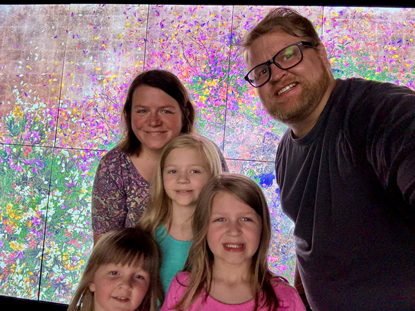 TeamLab Borderless vs Planets: Which Tokyo Digital Art Museum Should You Visit?